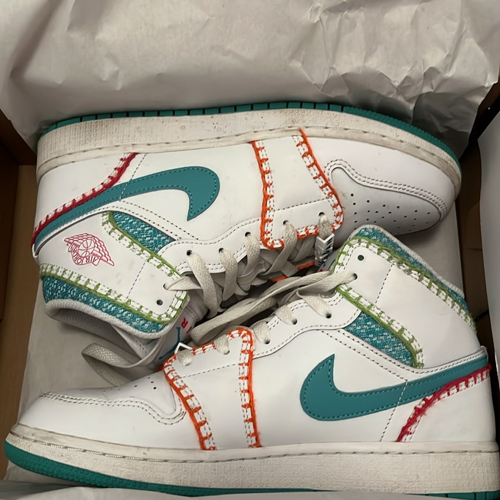 Nike Air Jordan 1 Mid SE (GS)